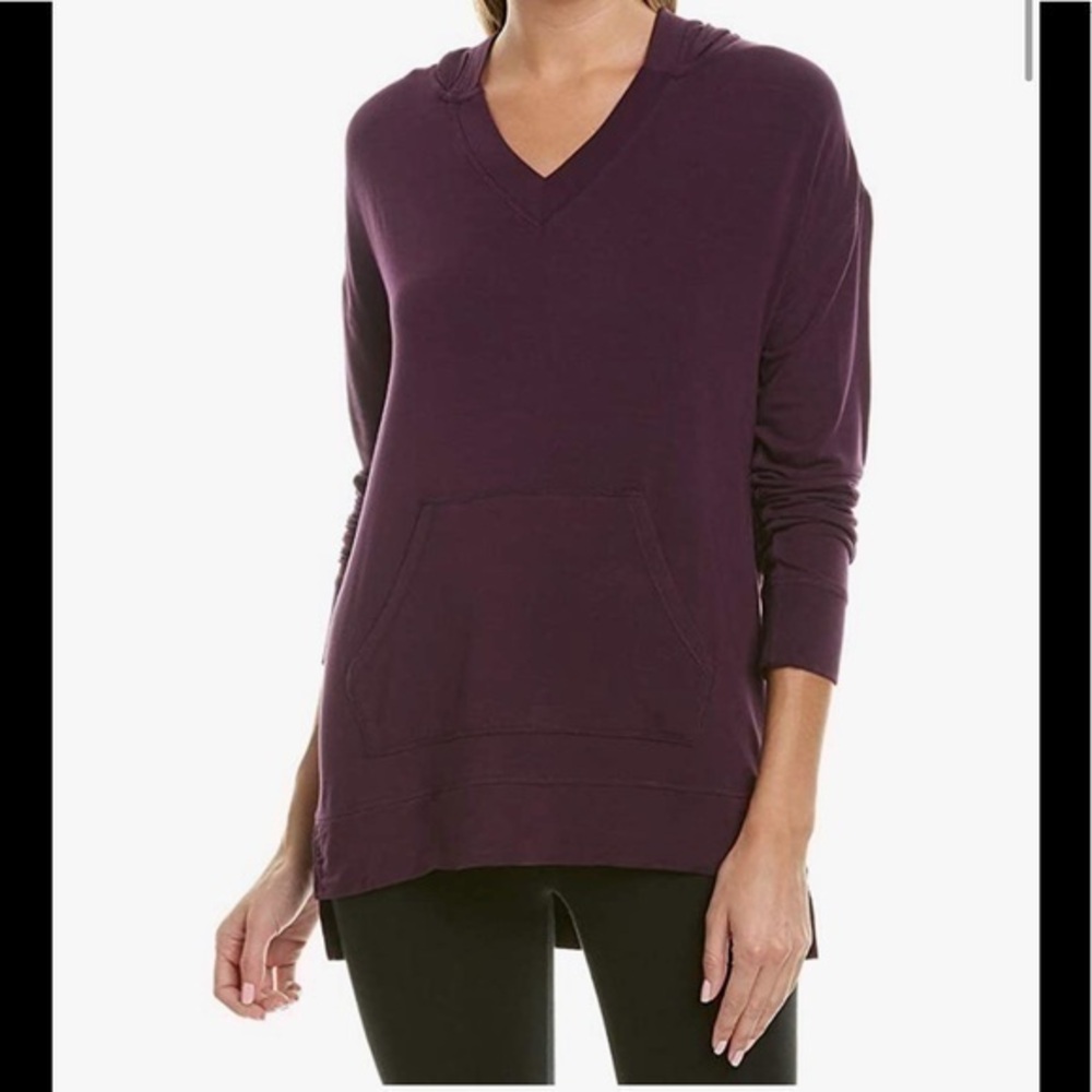 Pullover v-neck hoodie sweatshirt